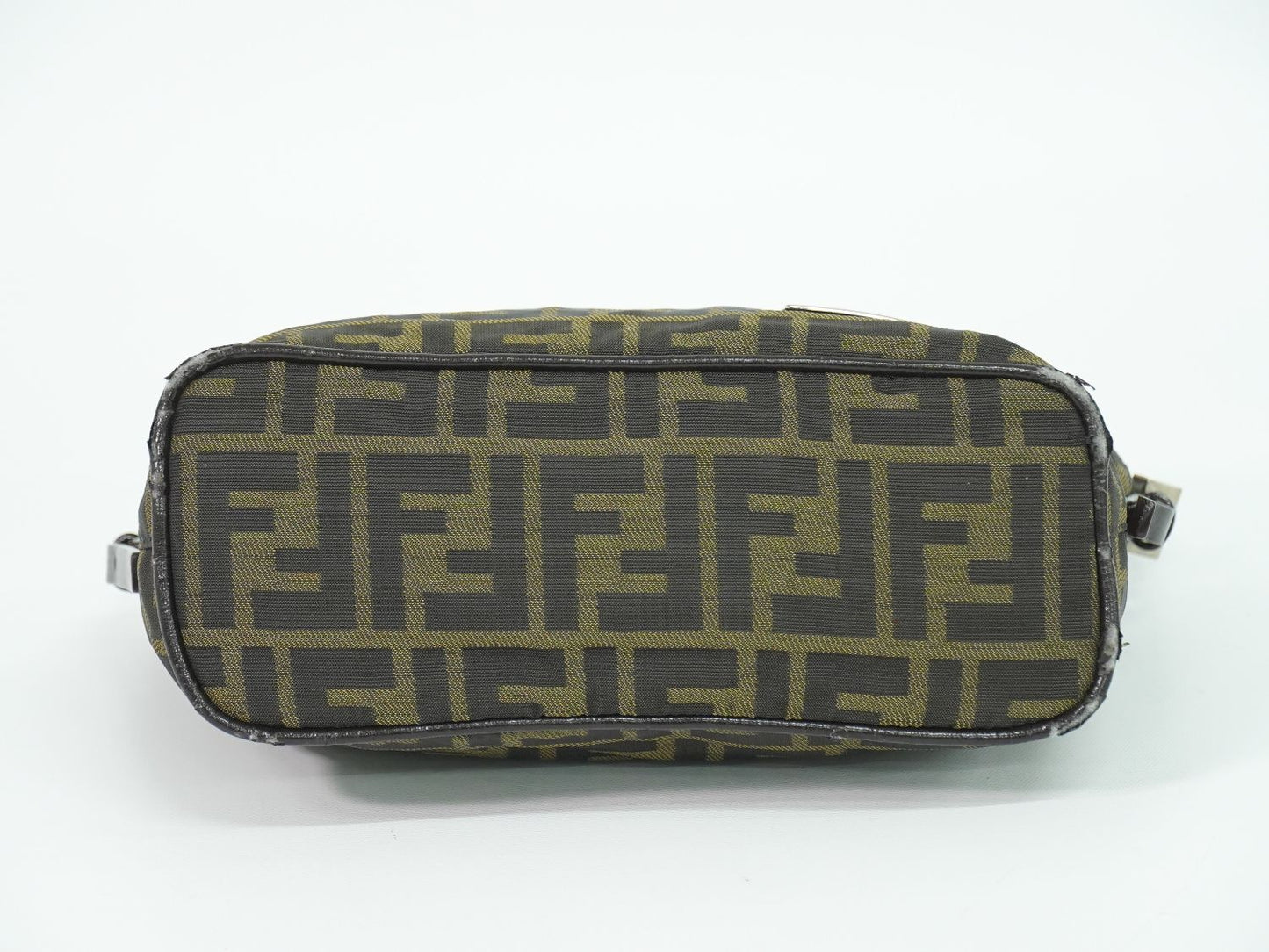 FENDI ズッカ ショルダーバッグ ブラウン