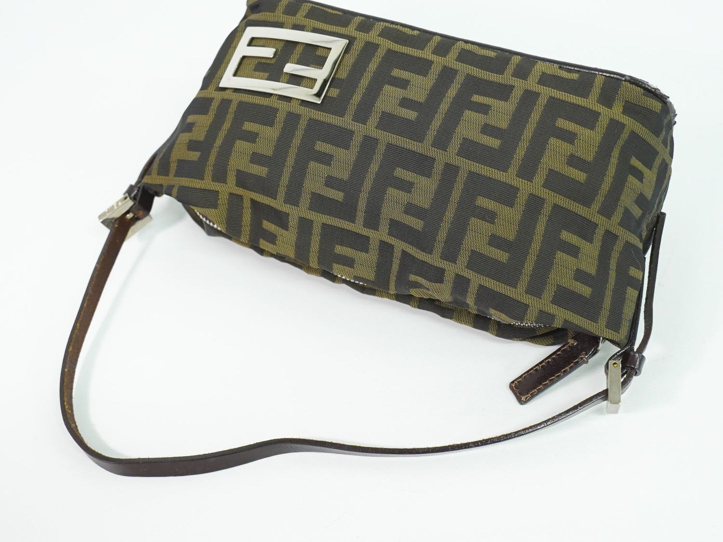 FENDI ズッカ ショルダーバッグ ブラウン