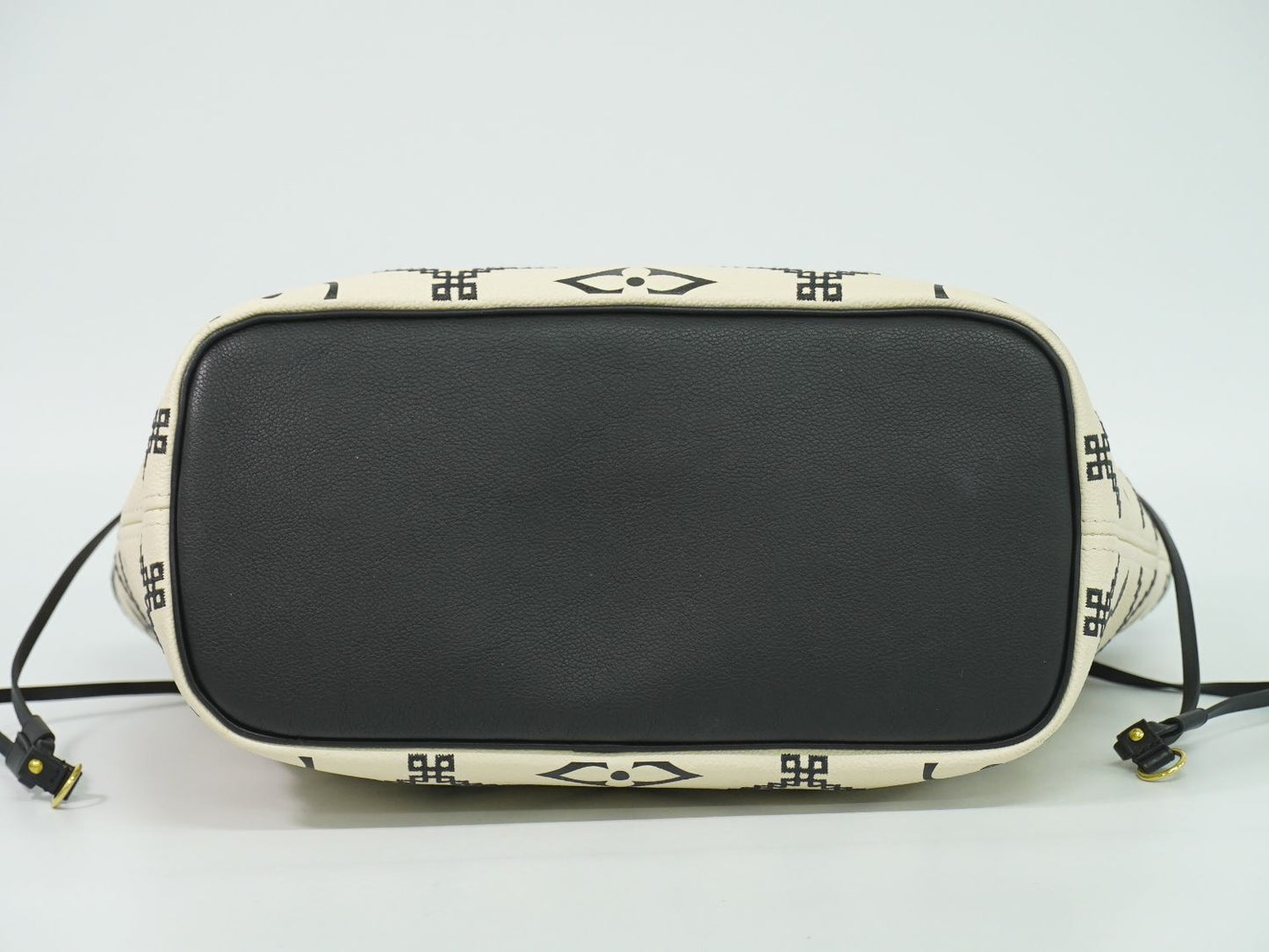 LOUIS VUITTON ネヴァーフル MM モノグラム アンプラント レザー トートバッグ クレーム M46039