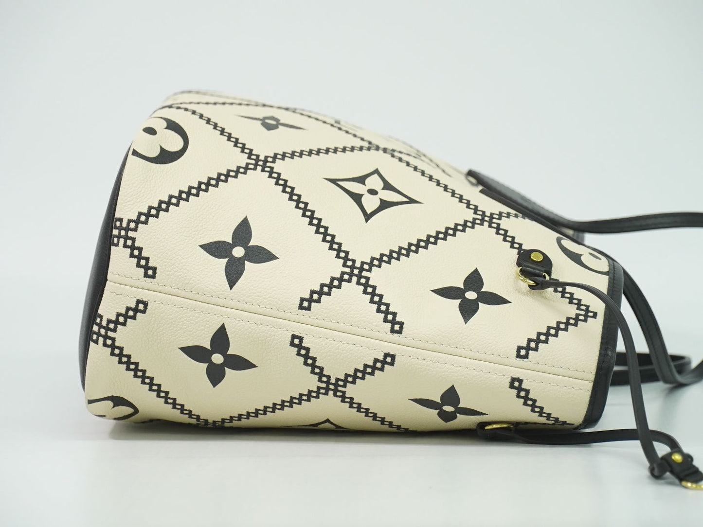LOUIS VUITTON ネヴァーフル MM モノグラム アンプラント レザー トートバッグ クレーム M46039