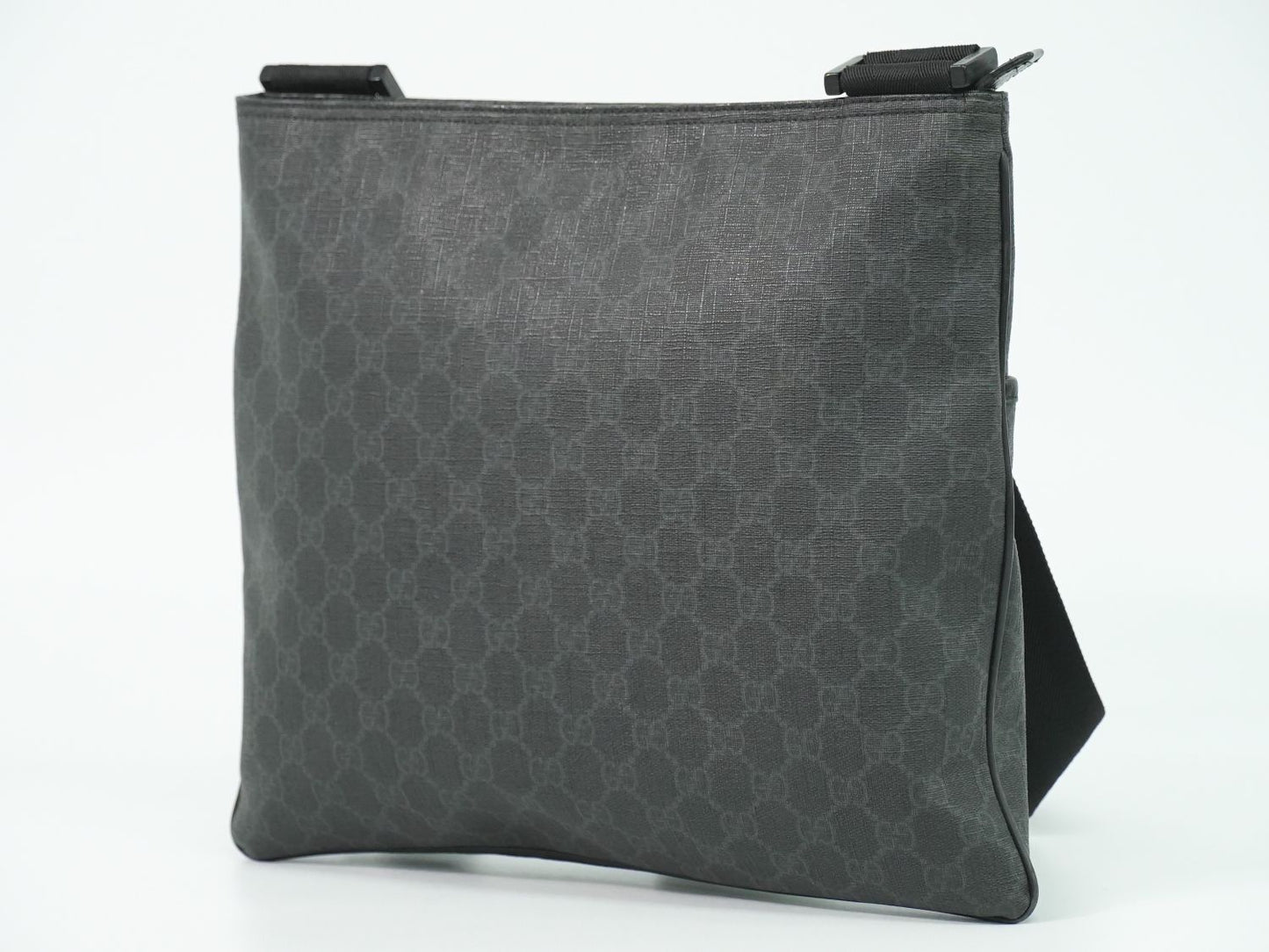 GUCCI GGスプリーム ショルダーバッグ ブラック 162904