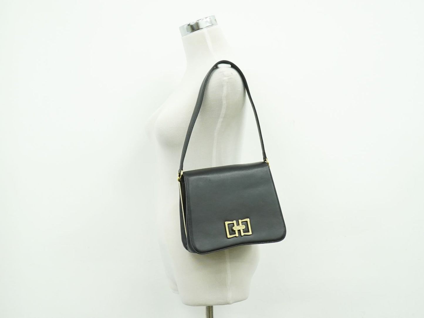 Salvatore Ferragamo ガンチーニ ショルダーバッグ ブラック