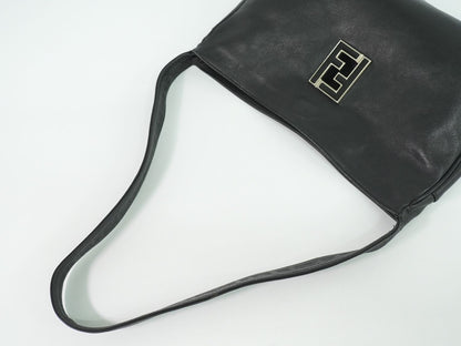 FENDI ロゴ ショルダーバッグ ブラック