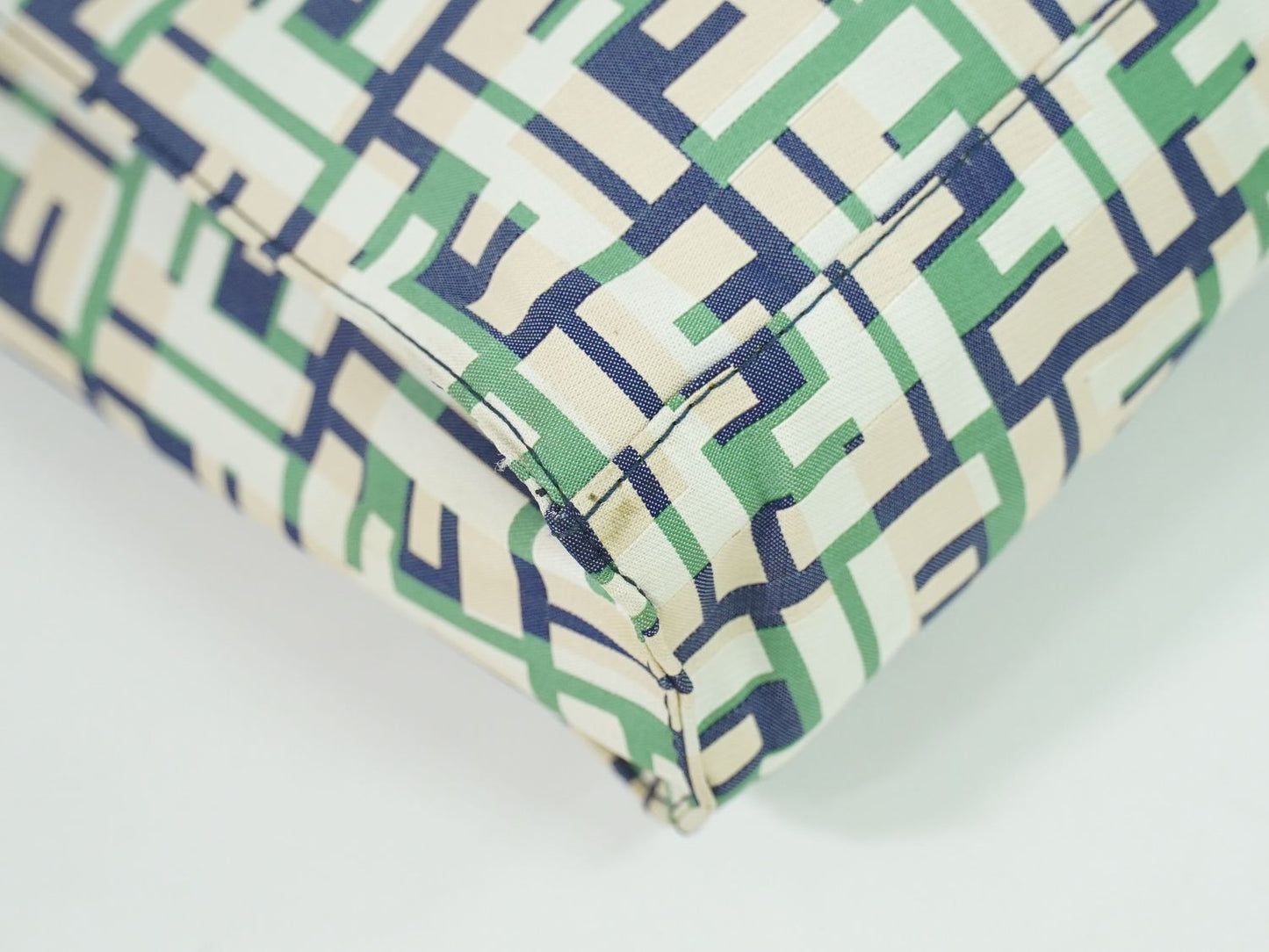 FENDI ズッカ ショルダーバッグ マルチカラー