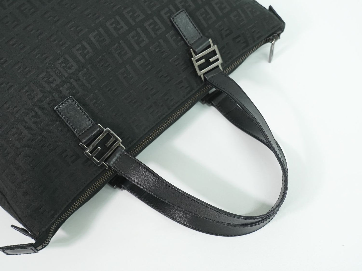 FENDI ズッキーノ トートバッグ ブラック 8BH138