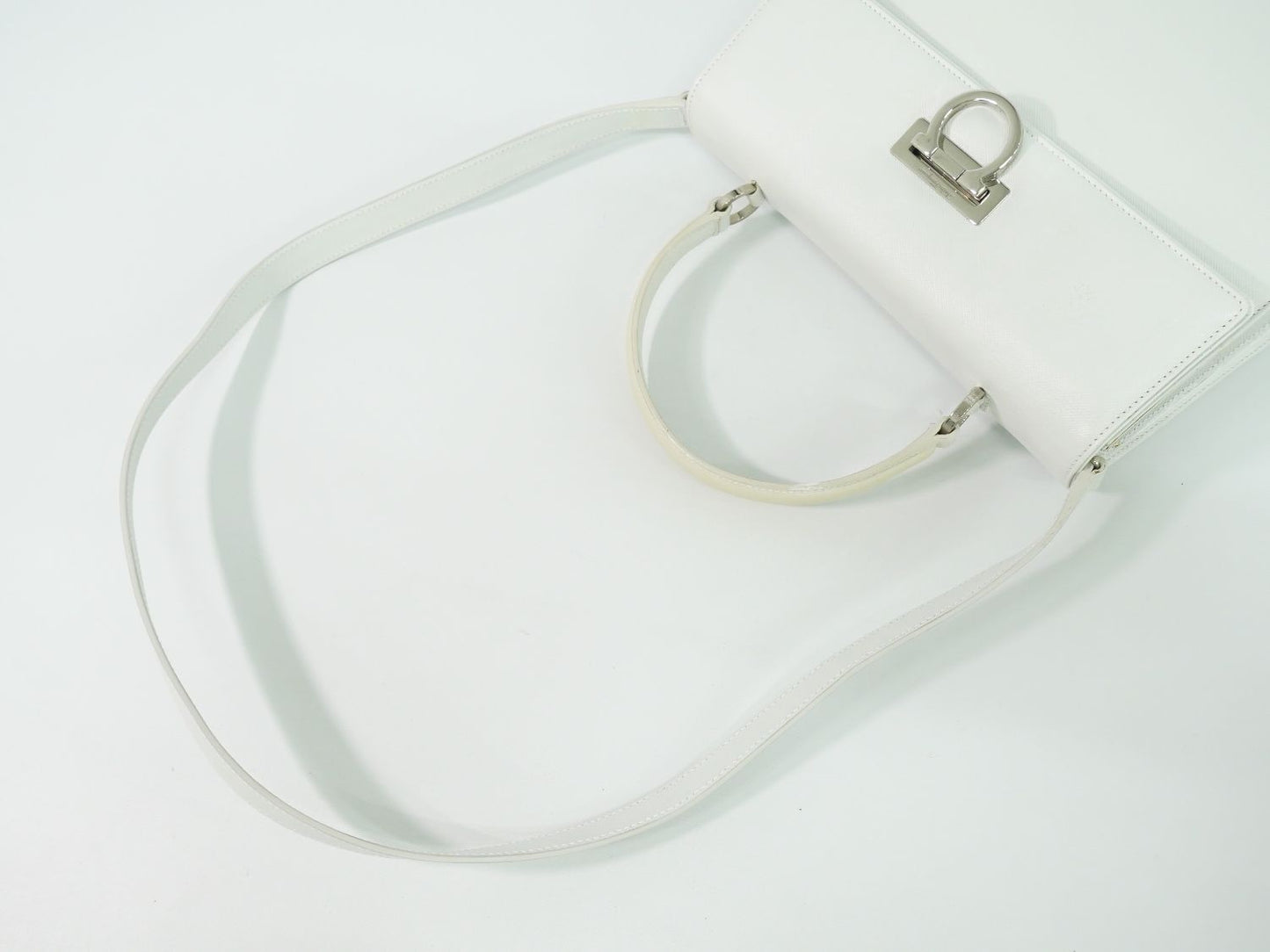 Salvatore Ferragamo ガンチーニ 2WAY ショルダーバッグ ホワイト
