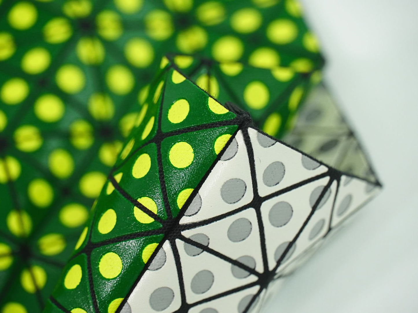 BAOBAO ISSEY MIYAKE ドット クラッチバッグ グリーン ホワイト