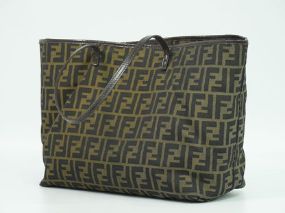 FENDI ズッカ ショルダーバッグ ブラウン