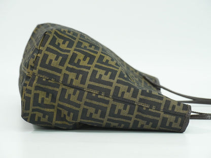 FENDI ズッカ ショルダーバッグ ブラウン