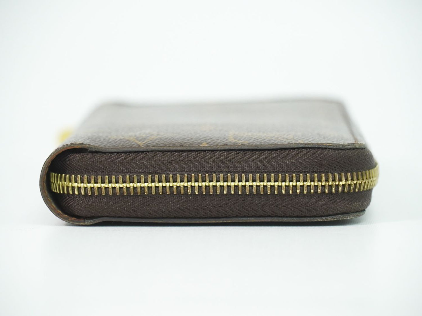 LOUIS VUITTON 新型 ジッピーウォレット モノグラム ラウンドファスナー 長財布 M42616
