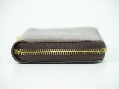 LOUIS VUITTON 新型 ジッピーウォレット モノグラム ラウンドファスナー 長財布 M42616
