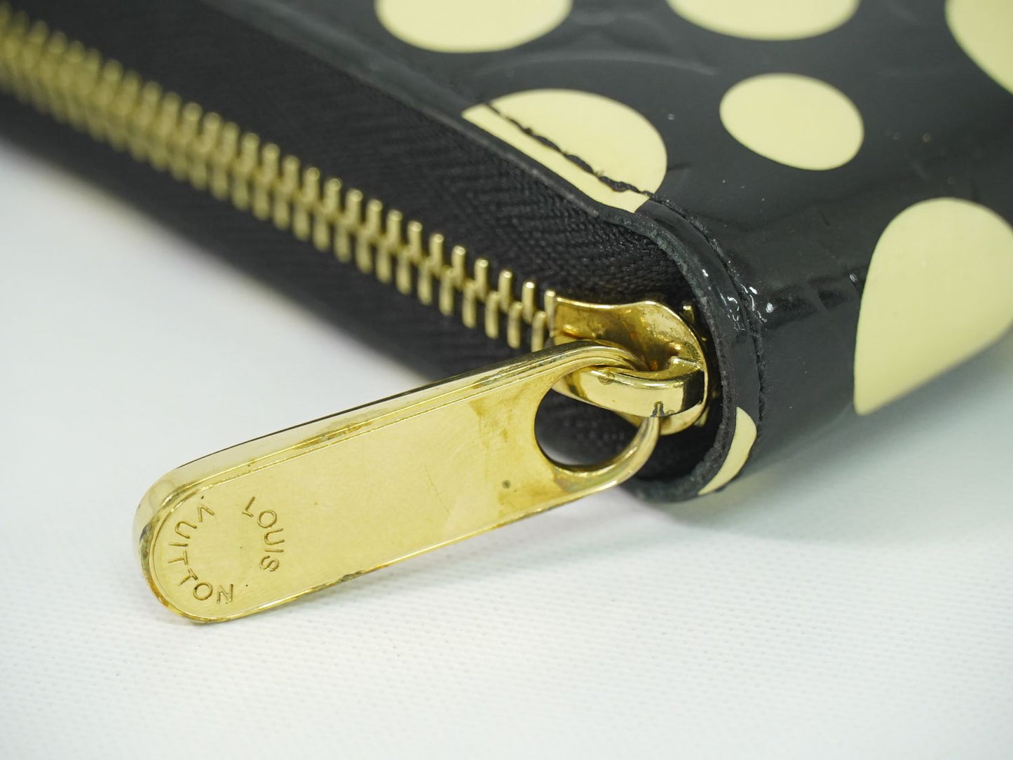 LOUIS VUITTON ジッピーウォレット モノグラム ヴェルニ ドットインフィニティ 草間彌生 長財布 ブラック ホワイト M91573