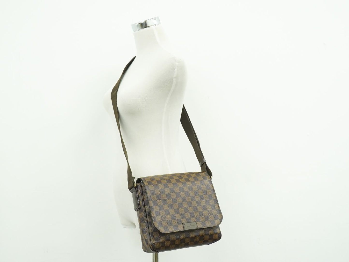 LOUIS VUITTON ディストリクト PM ダミエ エベヌ ショルダーバッグ N41213