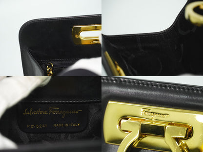 Salvatore Ferragamo ガンチーニ ショルダーバッグ ブラック