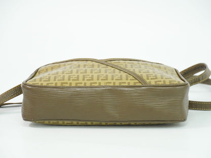 FENDI ズッカ ショルダーバッグ ブラウン